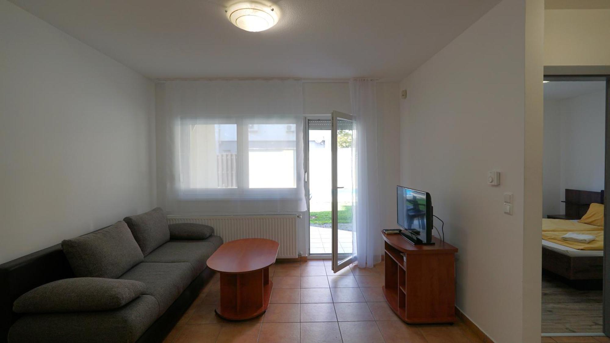 Yellow Sun Apartman Шіофок Екстер'єр фото